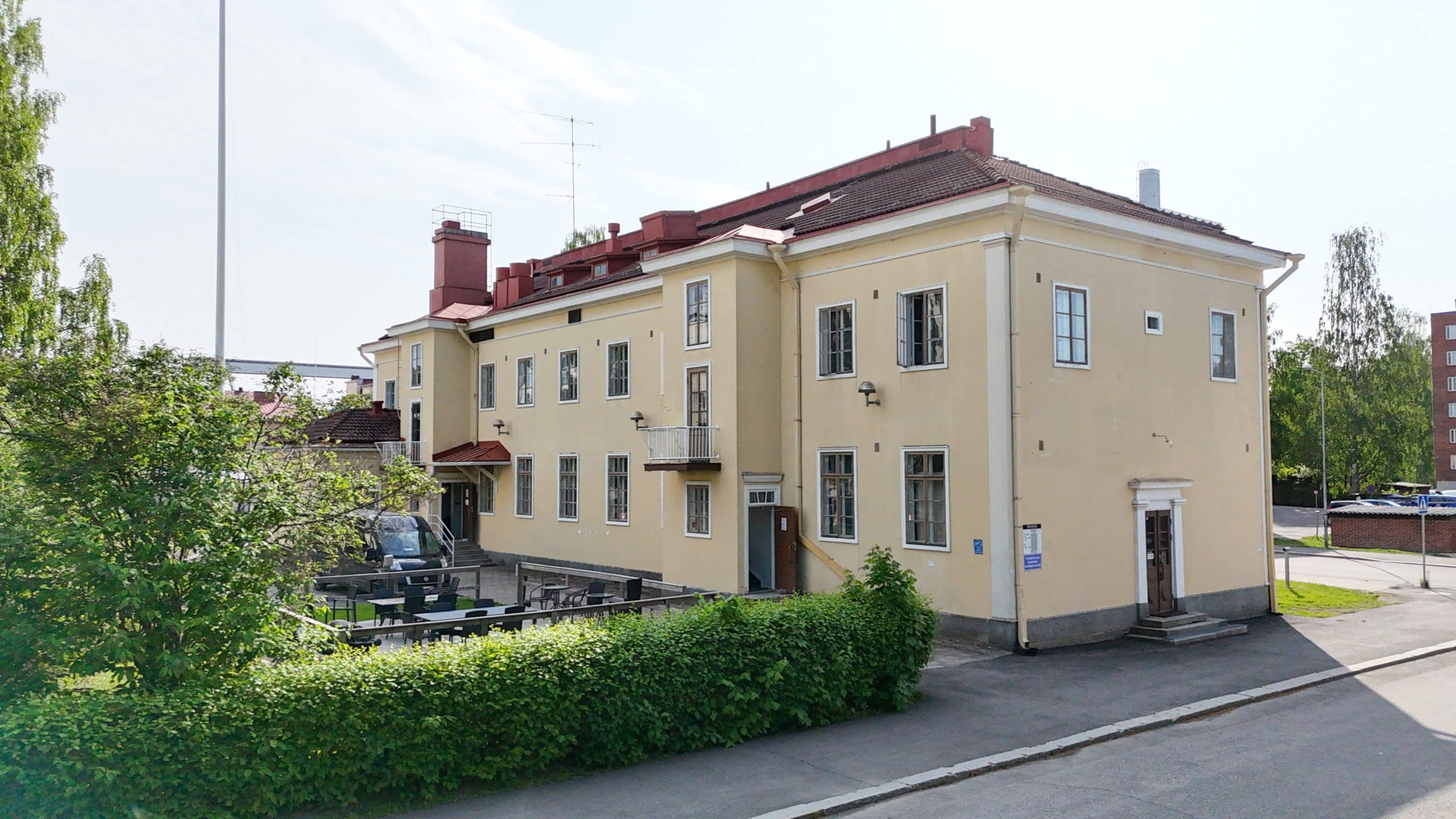Vanha Postitalo sijaitsee kävelymatkan päässä Pankkitalolta